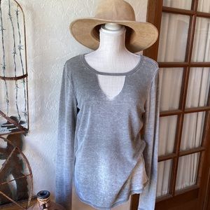 🎉 NEW 🎉 ANOTHER LOVE UNIQUE KEY HOLE TOP‼️